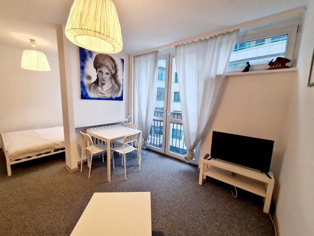 Topfloor Greeceflat A Cosy Flat In The City Center Apartment วอร์ซอ ภายนอก รูปภาพ